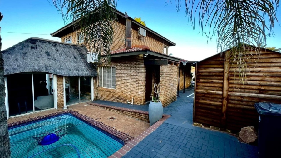 3 Bedroom Property for Sale in Safari Gardens North West